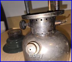 1948 Coleman 242C Lantern Coleman Lamp & Stove Co. FOR PARTS OR PROJECT
