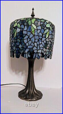 22 Tiffany Style Wisteria Table Lamp Stained Glass Excellent Condition