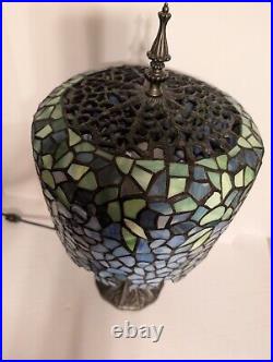 22 Tiffany Style Wisteria Table Lamp Stained Glass Excellent Condition