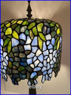 22 Tiffany Style Wisteria Table Lamp Stained Glass Excellent Condition