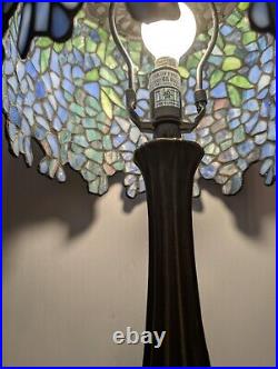 22 Tiffany Style Wisteria Table Lamp Stained Glass Excellent Condition