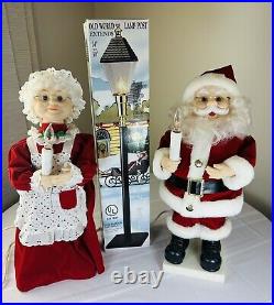 NEW! VTG 1992 Motionettes of Christmas Animated Santa & Mrs Claus Lamp Post Set