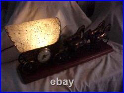 VINTAGE United Clock Model No. 550 Covered Wagon Brass Lamp / Clock Works Great