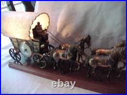 VINTAGE United Clock Model No. 550 Covered Wagon Brass Lamp / Clock Works Great