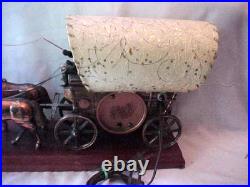 VINTAGE United Clock Model No. 550 Covered Wagon Brass Lamp / Clock Works Great