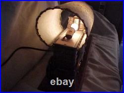 VINTAGE United Clock Model No. 550 Covered Wagon Brass Lamp / Clock Works Great