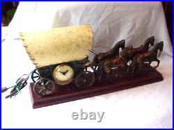 VINTAGE United Clock Model No. 550 Covered Wagon Brass Lamp / Clock Works Great