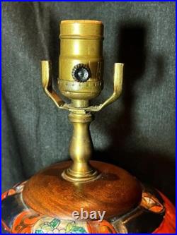 Vintage Asian Imari Style Vase Electric Table Lamp Accent Light with Wooden Base