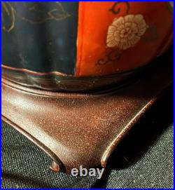 Vintage Asian Imari Style Vase Electric Table Lamp Accent Light with Wooden Base