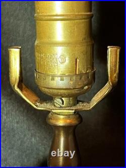 Vintage Asian Imari Style Vase Electric Table Lamp Accent Light with Wooden Base