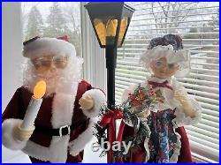 Vintage Christmas Animated & Lighted Santa & Mrs Claus with Lighted Lamp Post