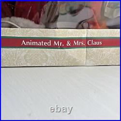 Vintage Christmas Animated & Lighted Santa & Mrs Claus with Lighted Lamp Post